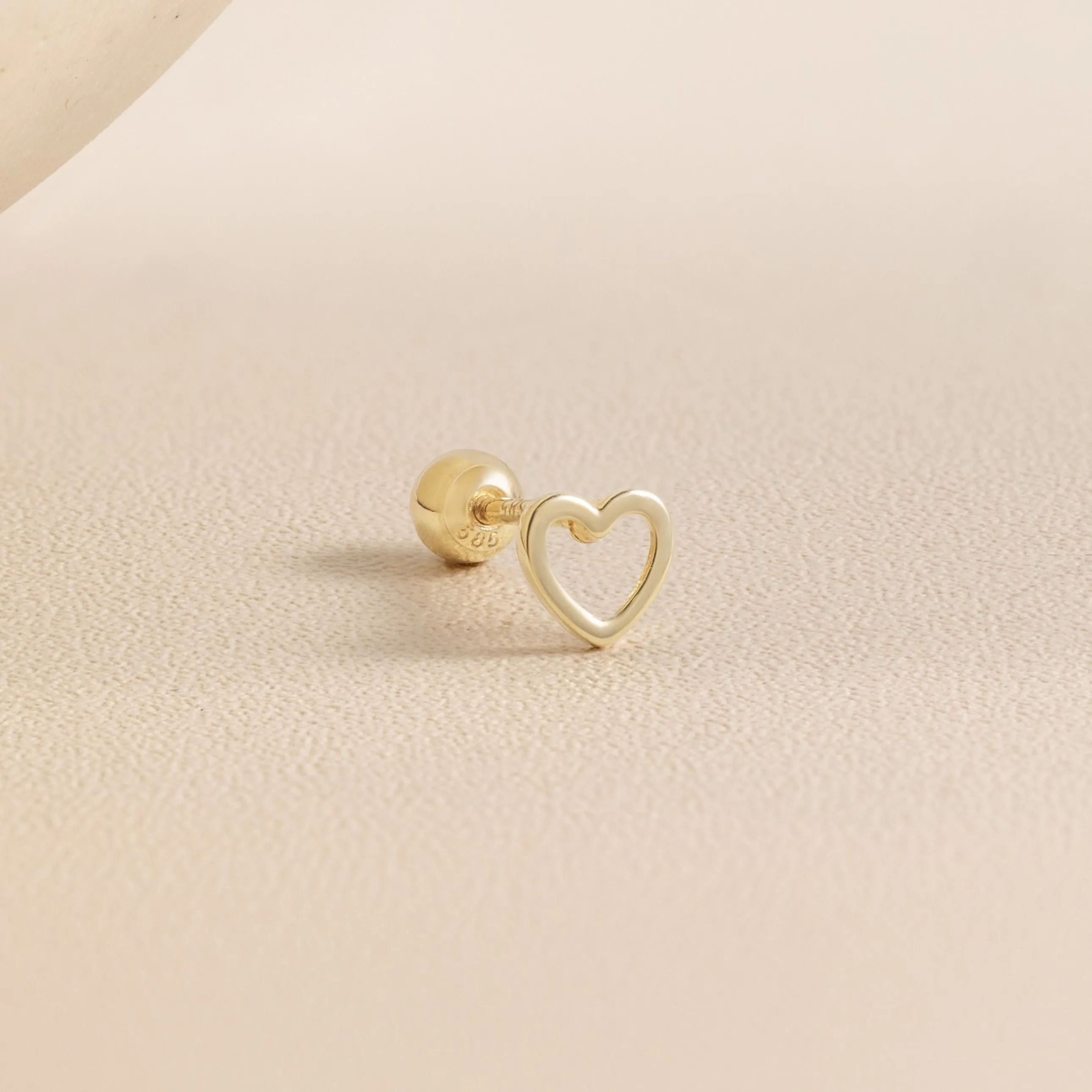 Baby Heart Piercing in Yellow Gold