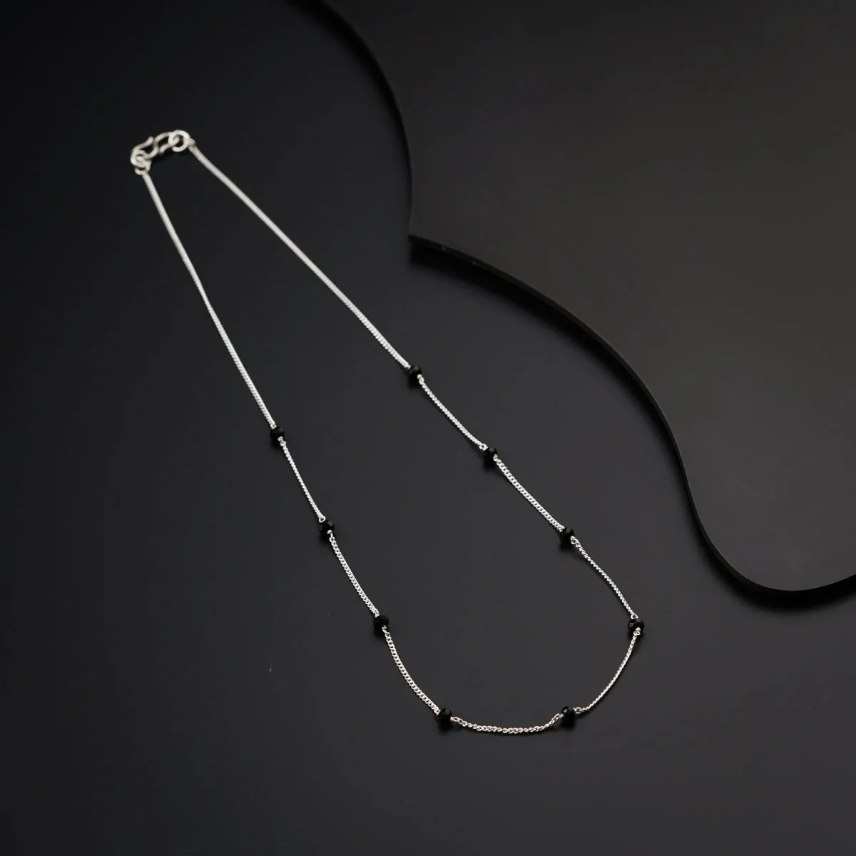 Black Spinel Chain: Short