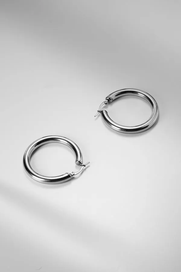 Claressa Earrings - Medium :: Silver