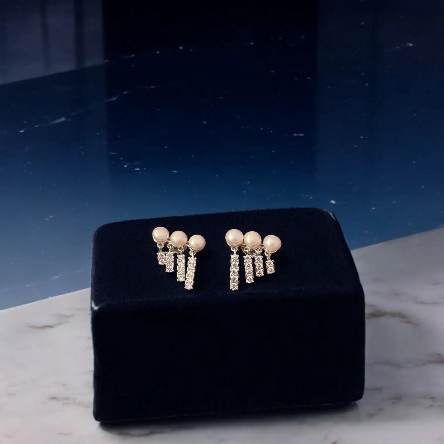 Cute pearl dangling 925 silver earring