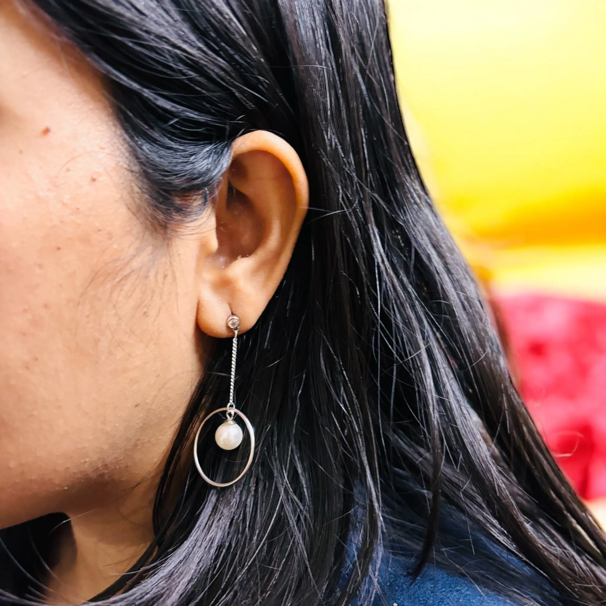 Dangling loop pearl Silver earring