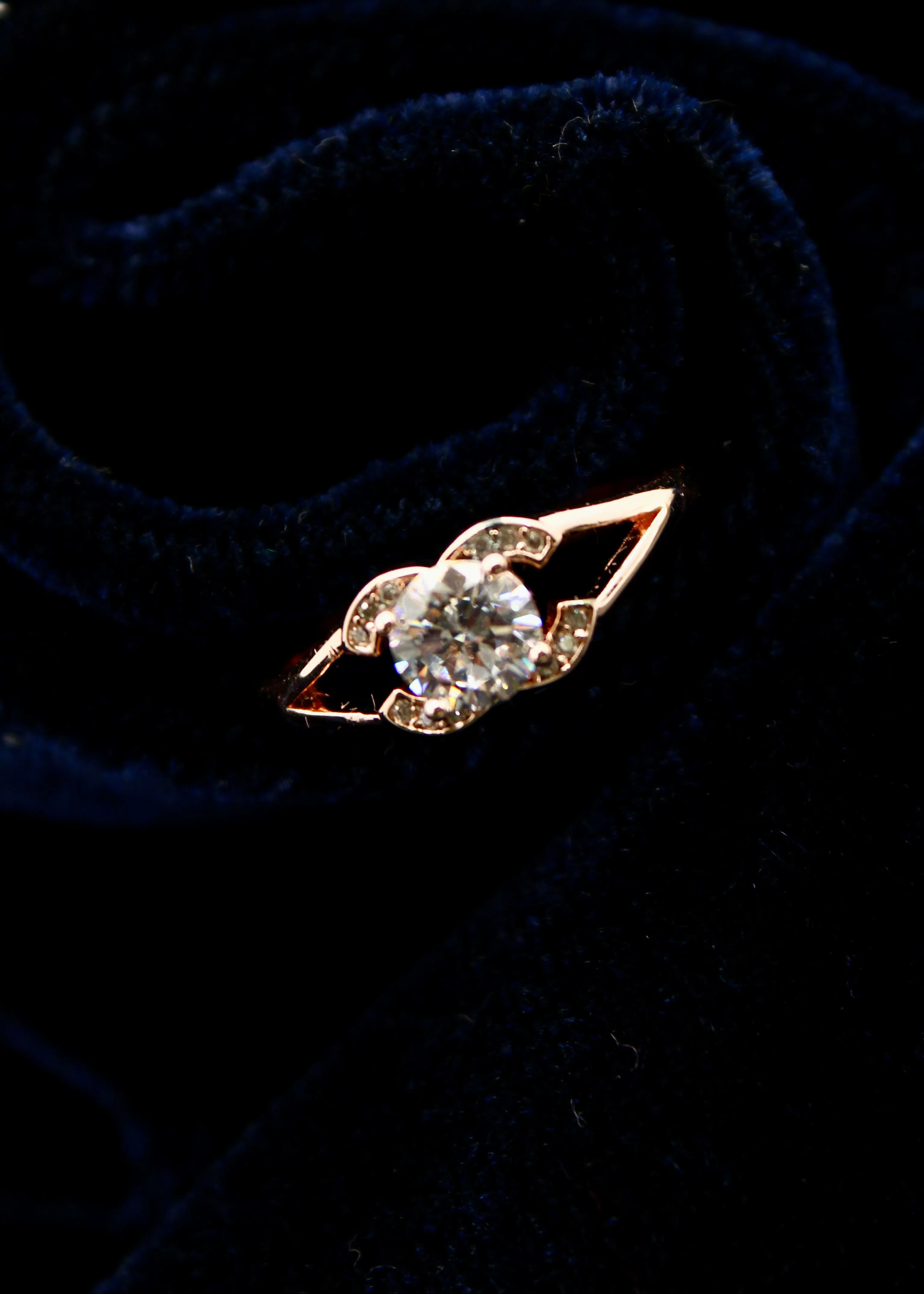 DIA RADIANT FINGER RING