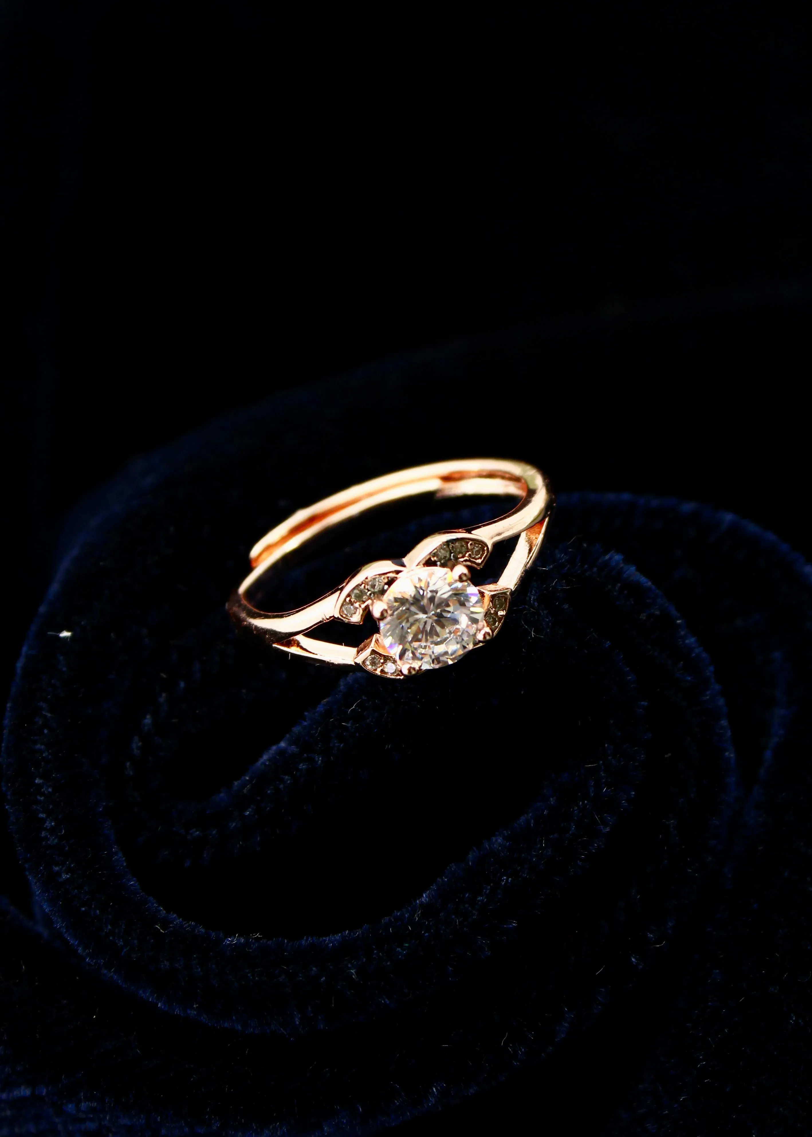 DIA RADIANT FINGER RING