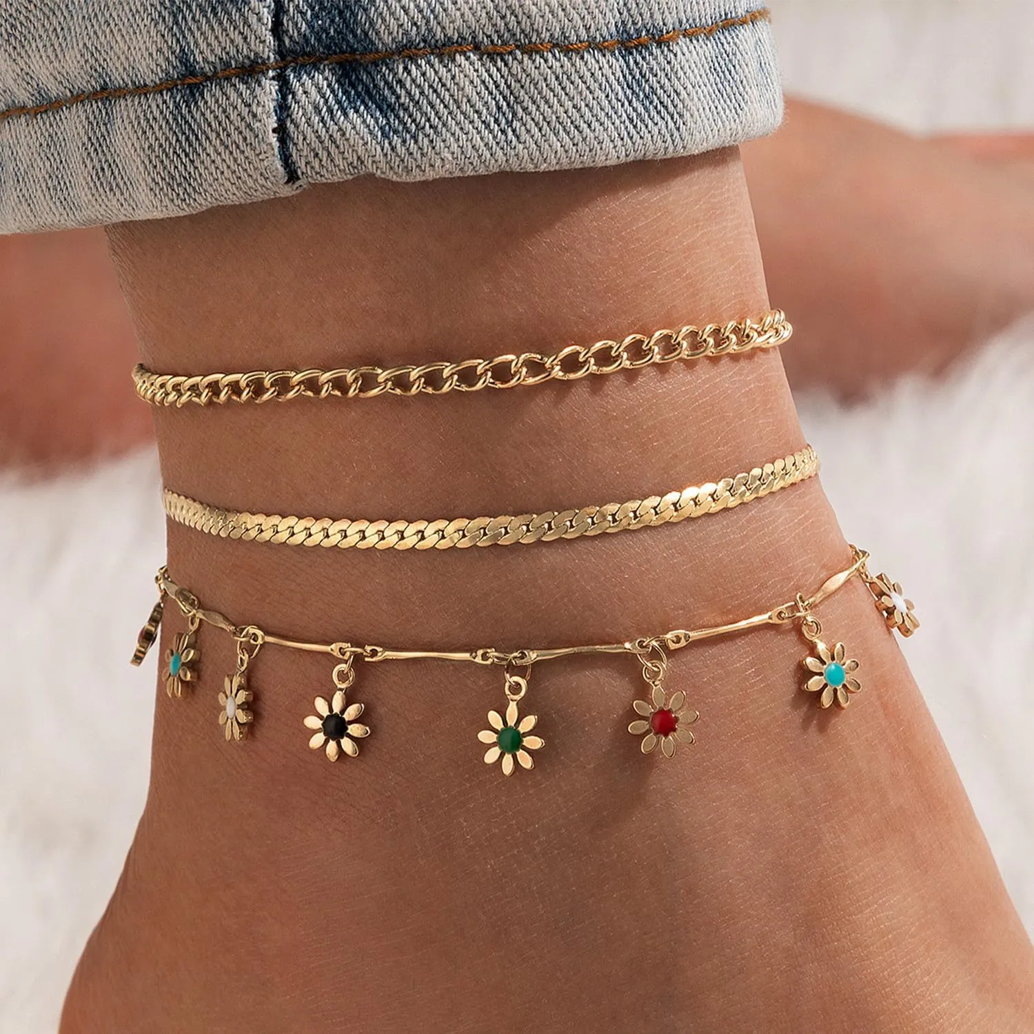 FUTIMELY Layered Gold Daisy Ankle Bracelets Set for Women 14k Gold Plated Beach Waterproof Chain Anklets Set Stackable Foot Jewelry for Gift