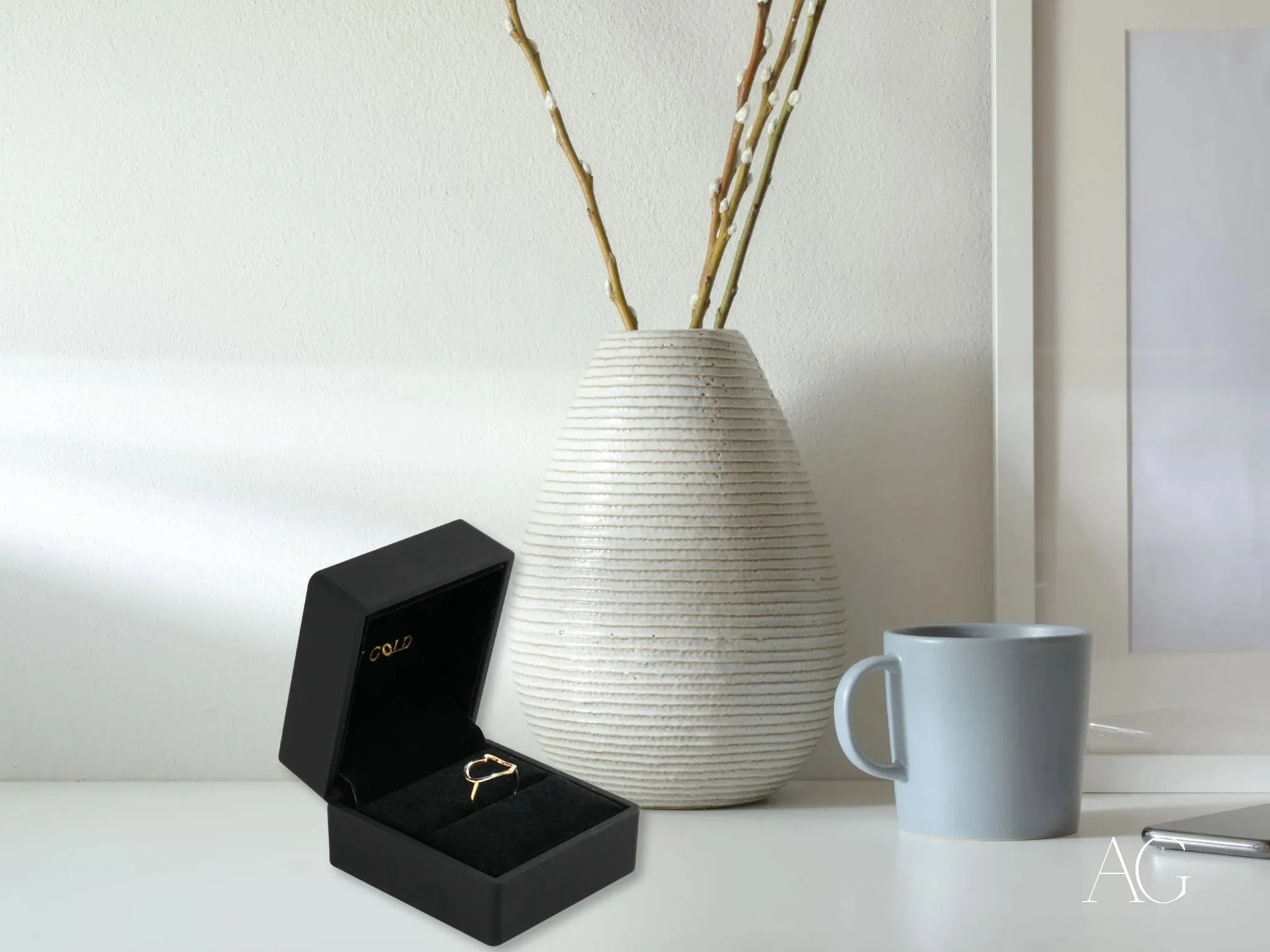 Golden Heart Ring: 18k Gold Open-Heart Design