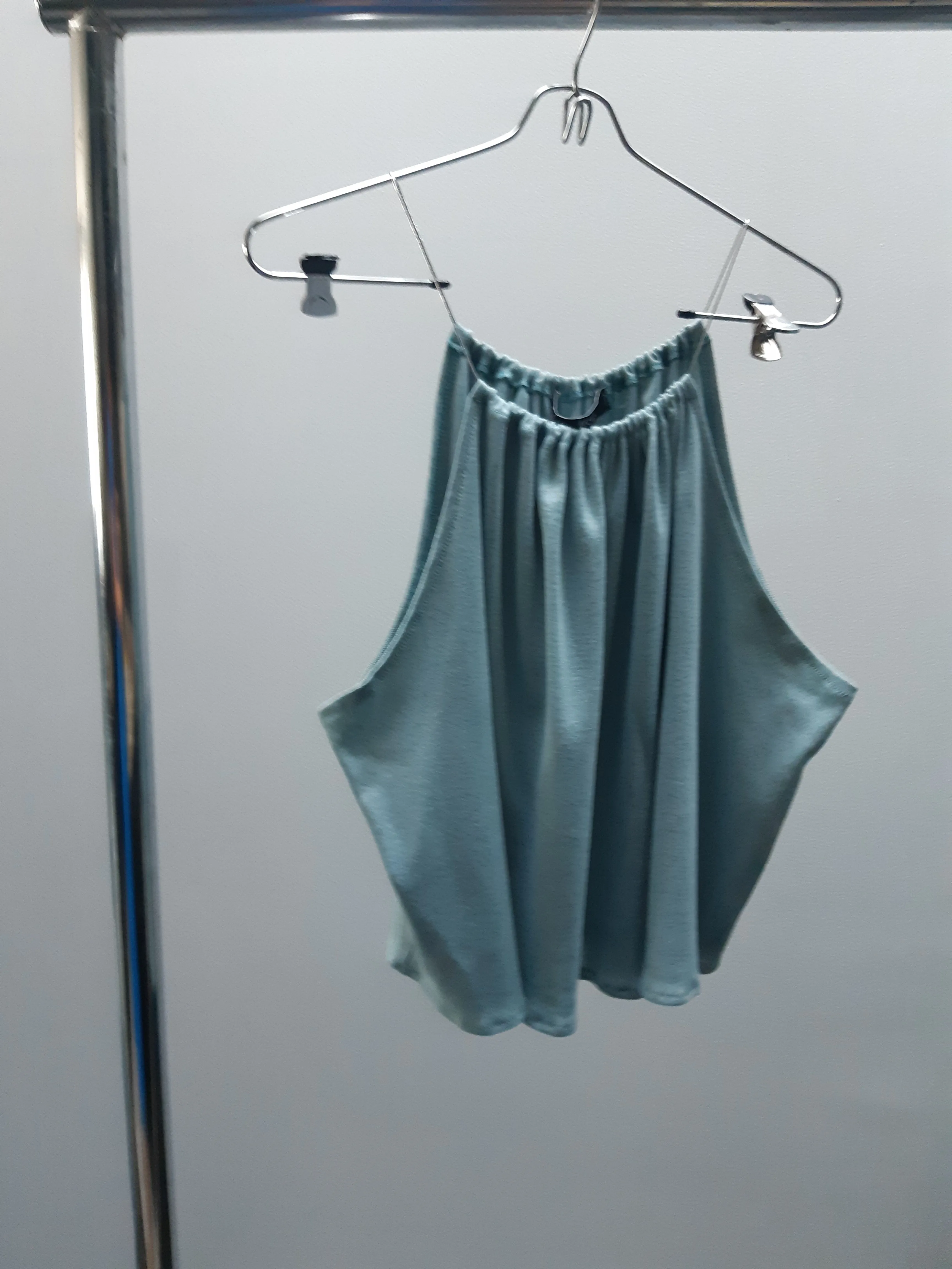 HALTER NECK TOP