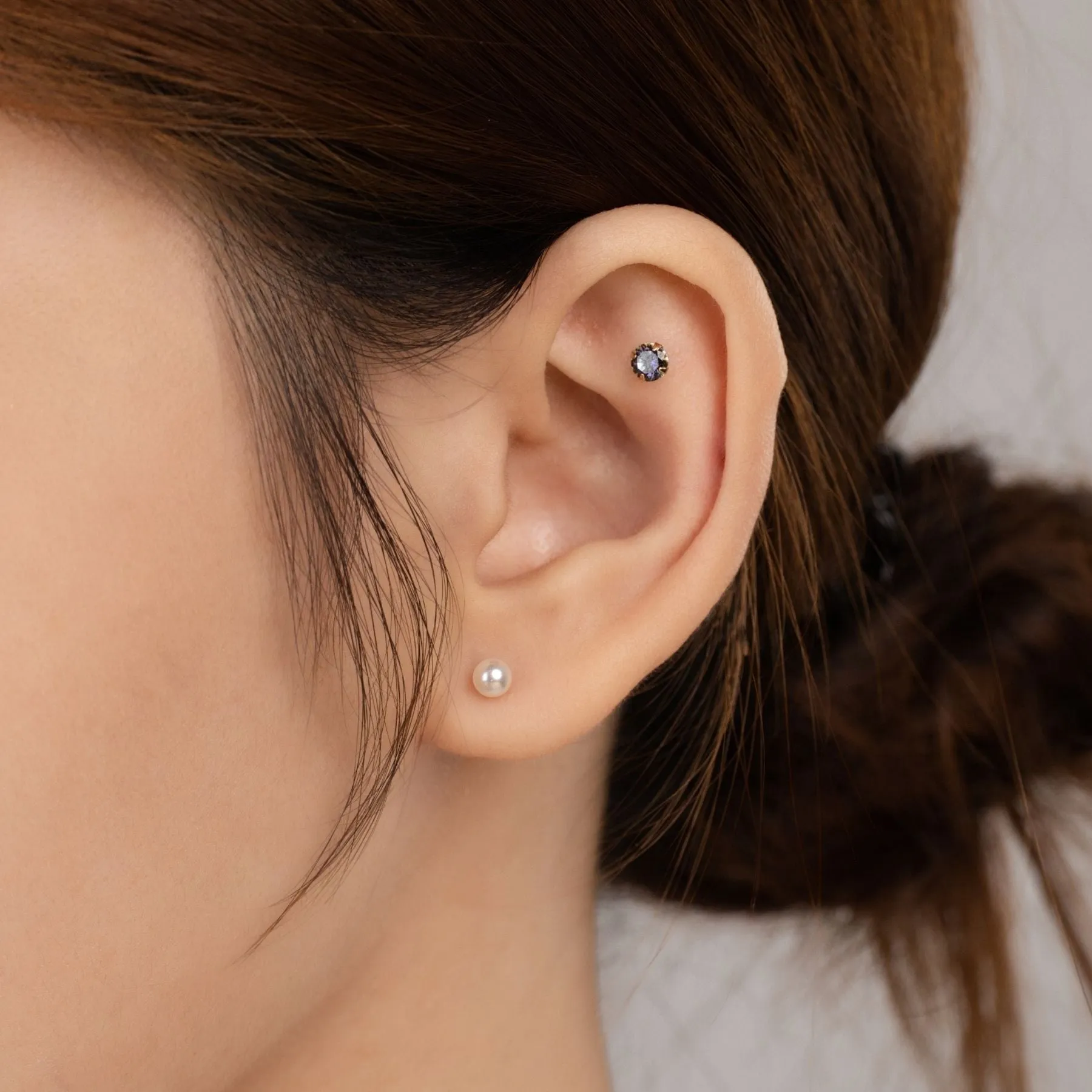Harmonia Pearl Piercing in Yellow Gold
