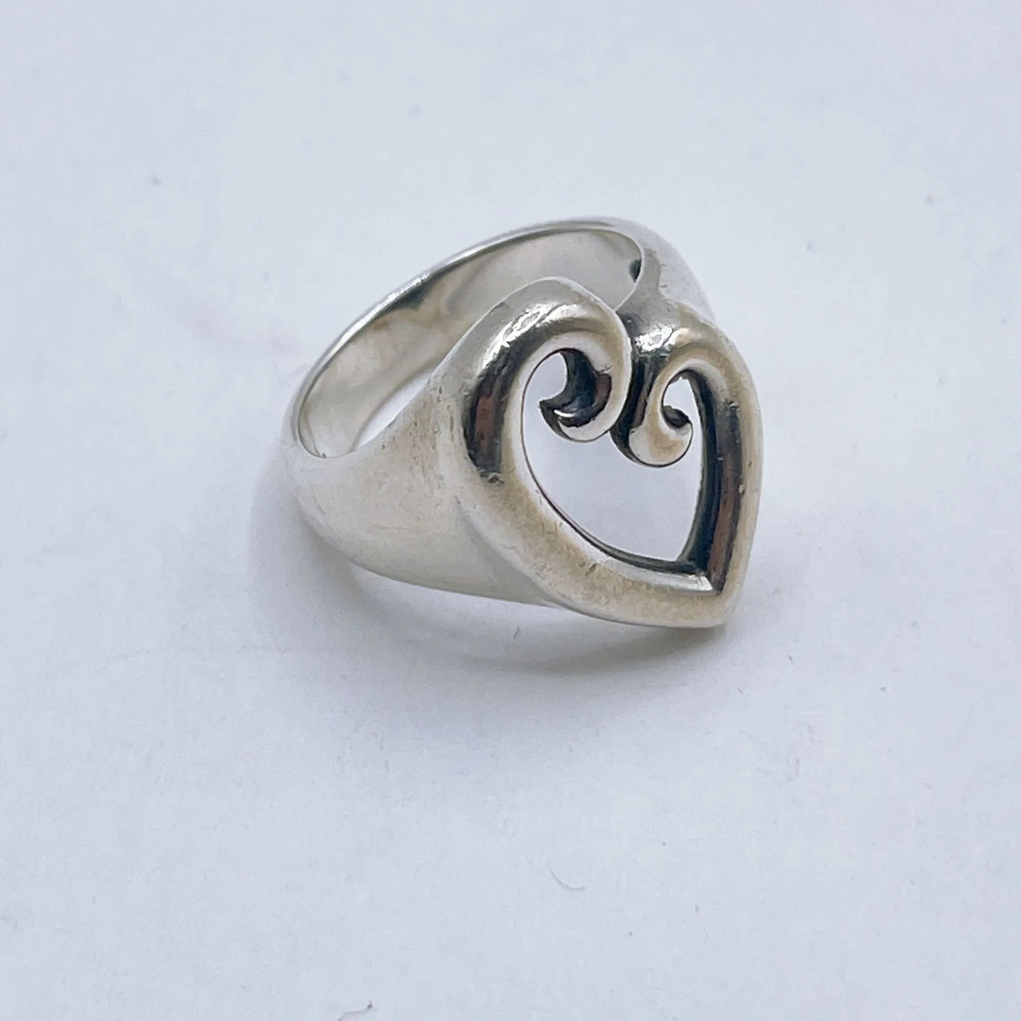 James Avery Sterling Silver Mothers Love Heart Ring Size 6.75