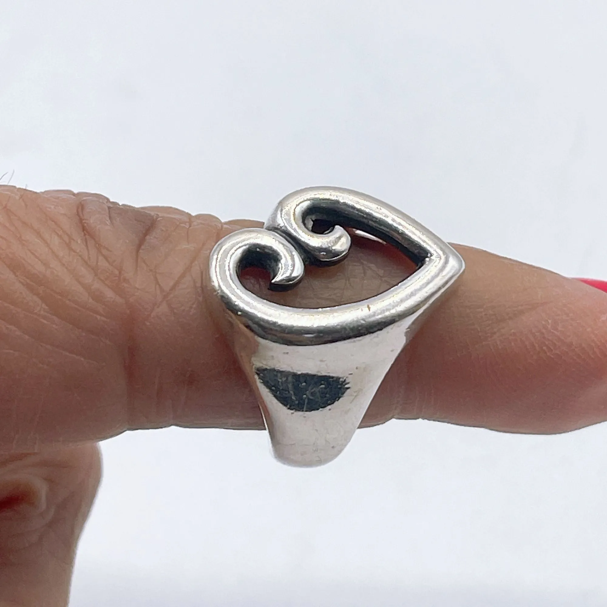 James Avery Sterling Silver Mothers Love Heart Ring Size 6.75