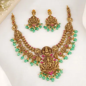 Lhita Short Necklace Set