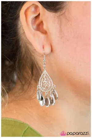 Paparazzi Earring ~ Forget Me Not - White