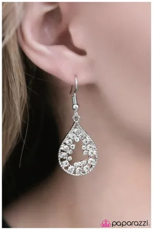 Paparazzi Earring ~ The Princess Diaries - White