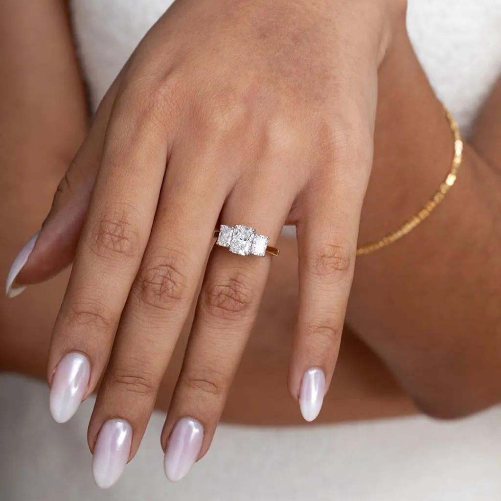REGENT | Radiant 3 Stone Lab Diamond Set In 18ct Gold 2.50ct