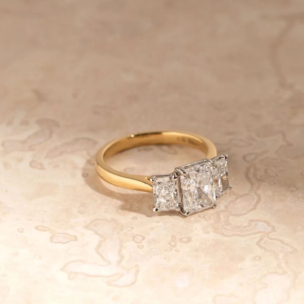REGENT | Radiant 3 Stone Lab Diamond Set In 18ct Gold 2.50ct