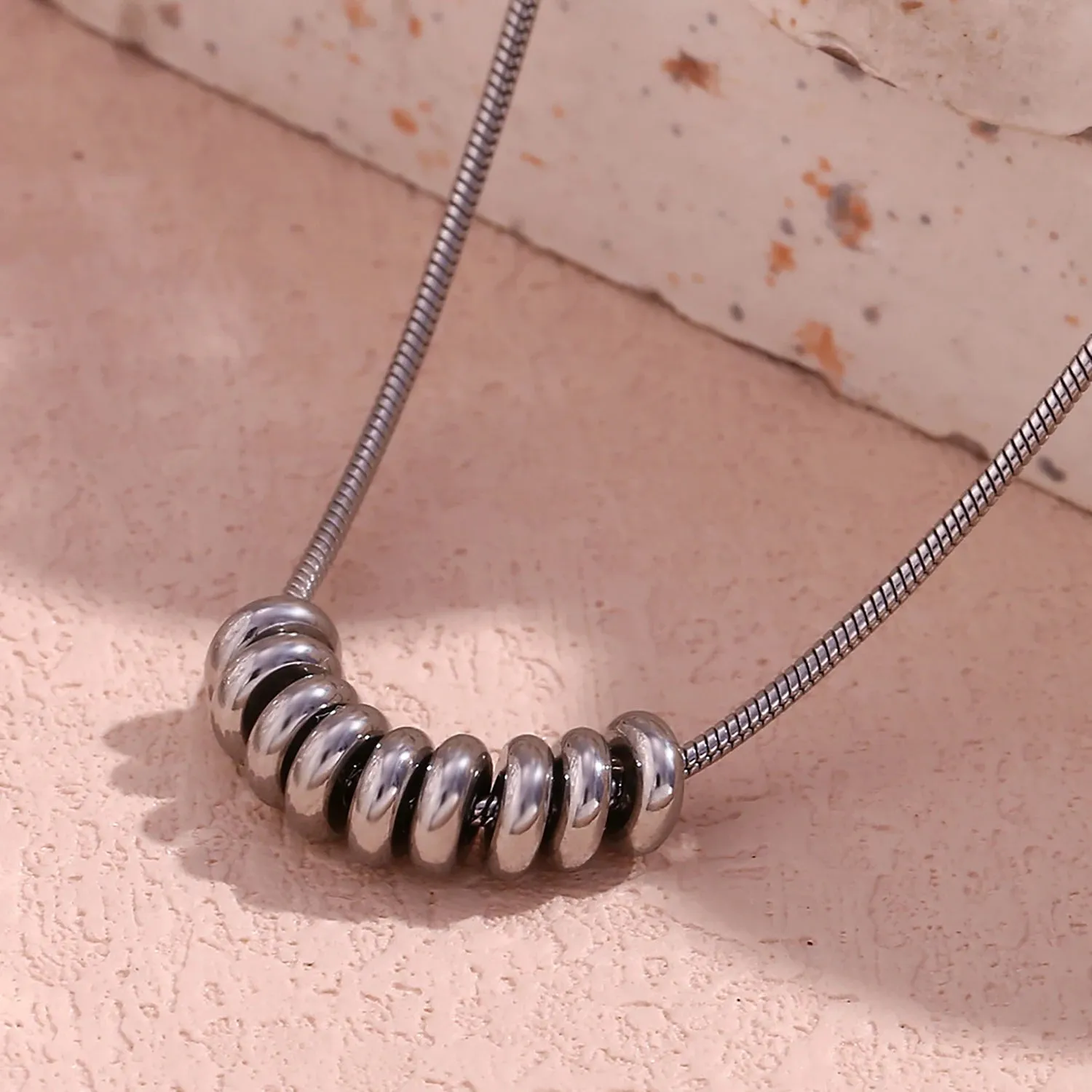 UHBINYCA Simple Personalized Circular Ring Pendant Necklace