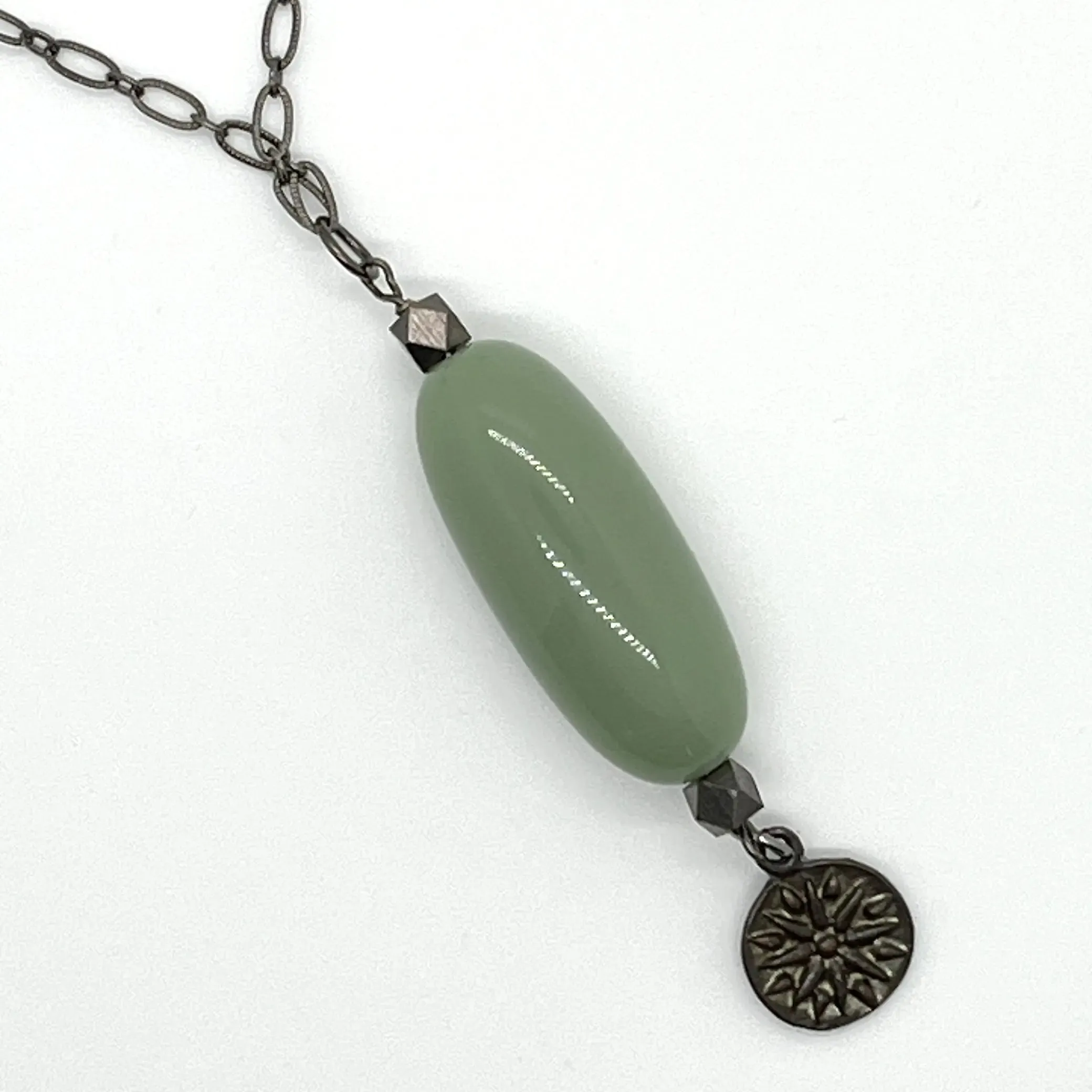 Vintage Green Faux Jadeite Necklace