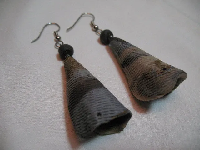 VIntage Painted Natural Ocean SEA SHELLS Seashells Cone DANGLING DANGLE Hook EARRINGS Set