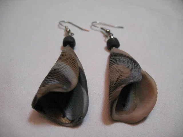 VIntage Painted Natural Ocean SEA SHELLS Seashells Cone DANGLING DANGLE Hook EARRINGS Set