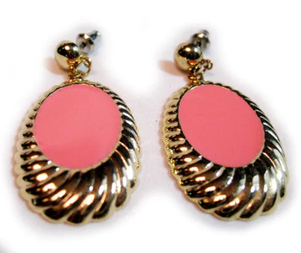 VINTAGE Shell Pattern OBLONG Gold Tone METAL Enamel Womans Dangling EARRINGS Set